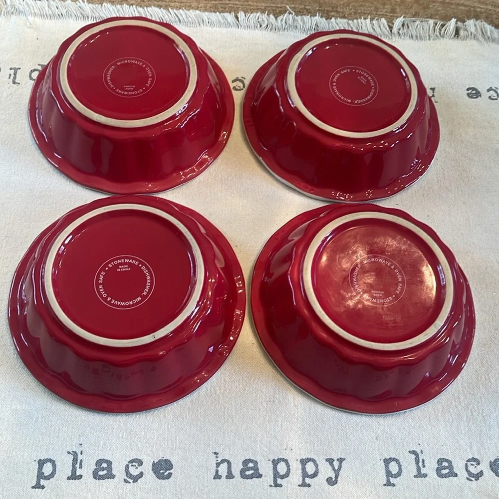 POT PIE STONEWARE Personal Size/Red/fluted edges/deep dish/microwave, oven